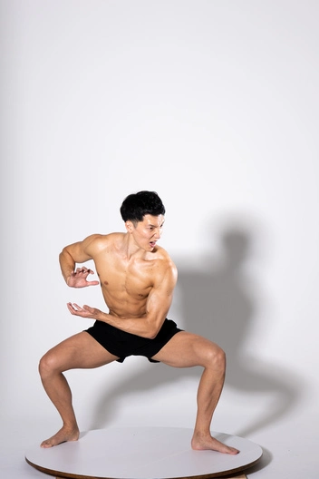 Muscle reference of 放出するエネルギーを溜めるポーズ. id: 01H0MTTFW2MR7Y1S9WA9Y1MTB6-00011